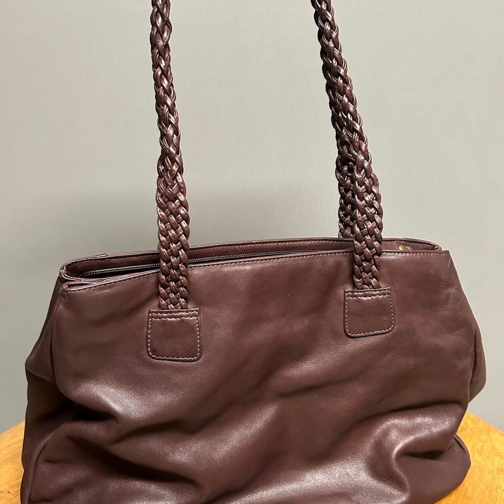 Derek Alexander Beautiful Brown Leather Shoulder Bag
Excellent condition. - Picture 2 of 7